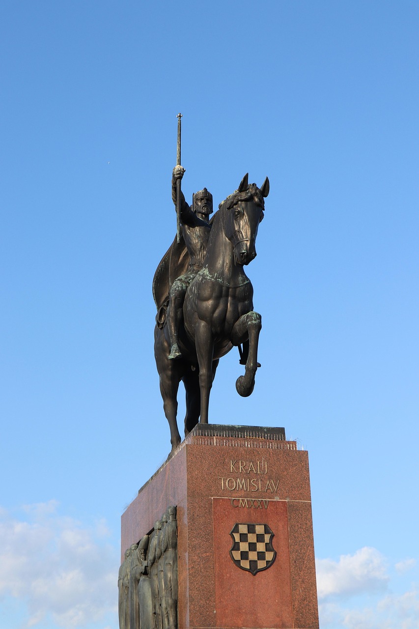 Slika kipa kralja Zvonimira